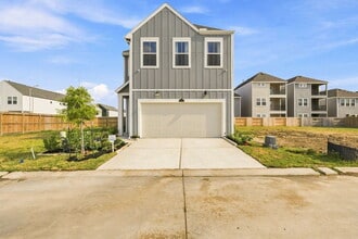 Building Photo - 2305 Via Laura Ln