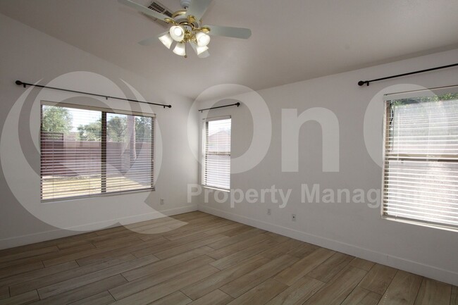 Building Photo - 1673 E Wildhorse Pl