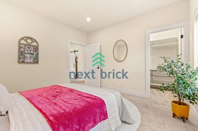 Building Photo - Spacious 3-Bed Home with 2.5 Baths in Prime Bothell Location – 2500 Sq Ft of Comfort!