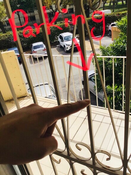 Building Photo - 1750 W 46th St