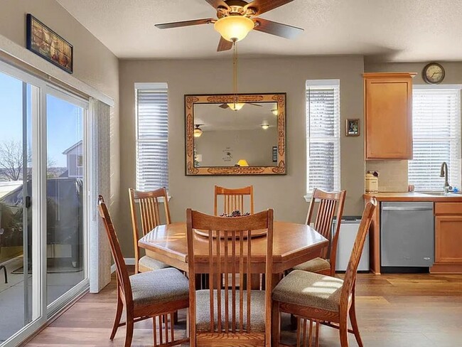 Building Photo - Quiet & Clean 2 bed / 2 bath Condo with Garage