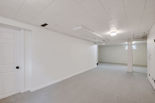 Building Photo - 3236 Idaho Ave S