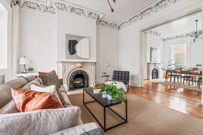 Primary Photo - 333 Adelphi St