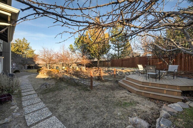 Building Photo - Enjoy this Spectacular Parklike backyard with Landscaping Included in Rent