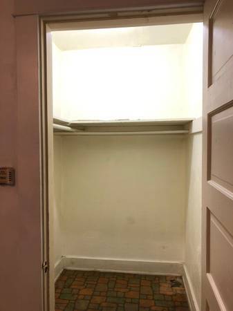 Building Photo - 1132 S Hoover St