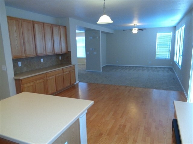 Building Photo - 124 N Flat Rock St