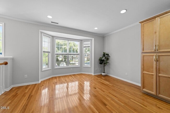 Building Photo - 6809 Middleboro Dr