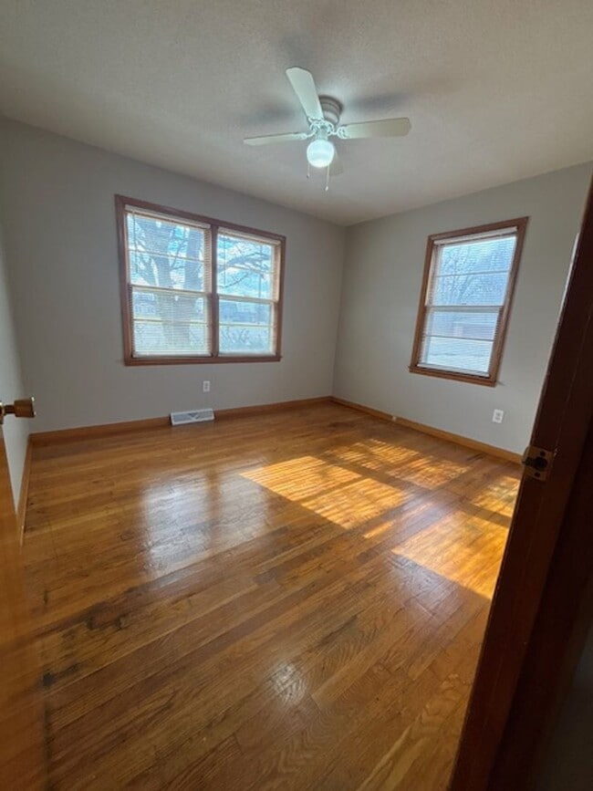 Building Photo - 891 Hill St