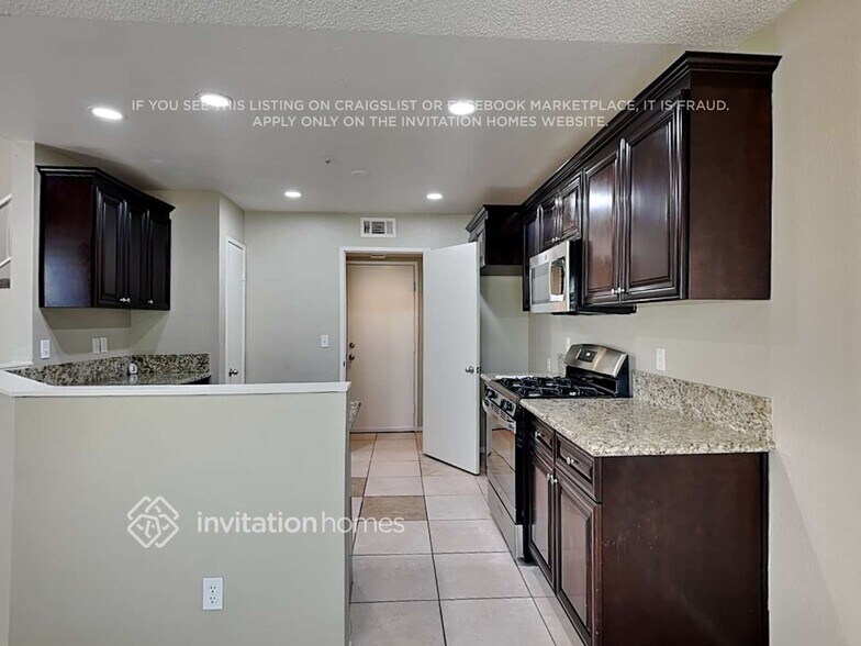 Building Photo - 14566 Southwood Dr