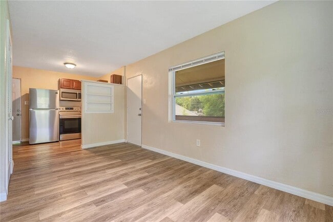 Building Photo - 2183 Crandon Ave