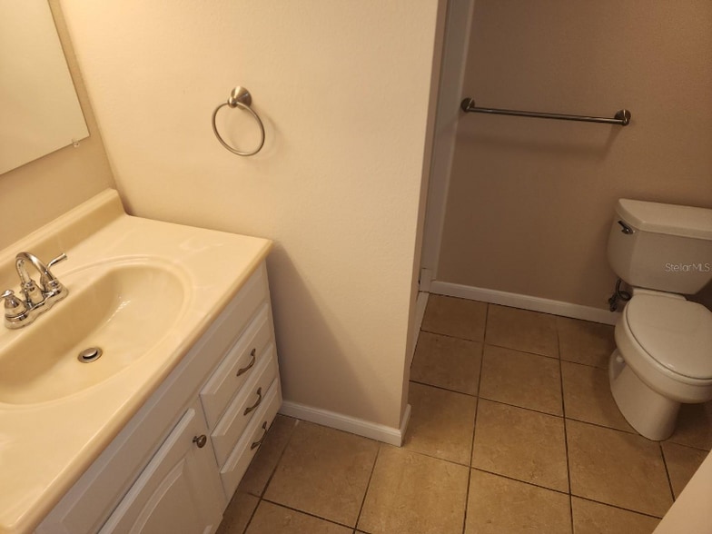 Building Photo - 3211 20th Ave W