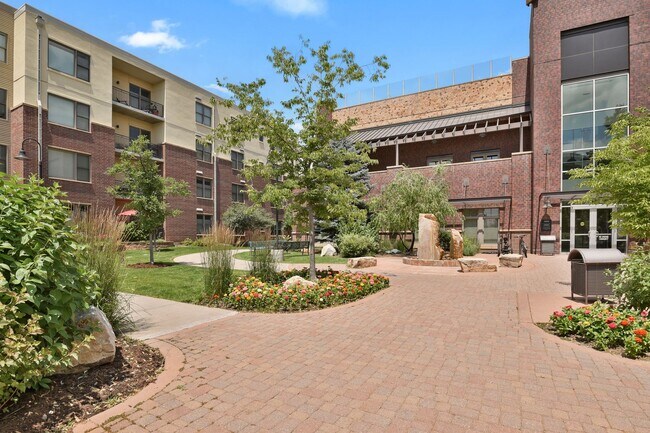 Building Photo - Modern First-Floor Condo at the Peloton - Boulder