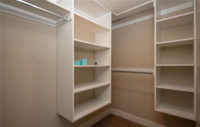 Building Photo - 380 Cordova St