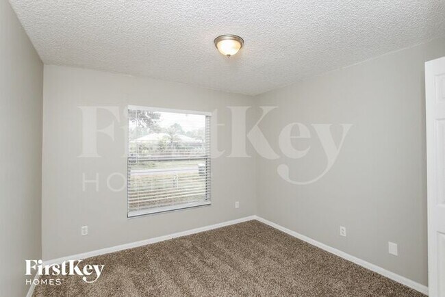 Building Photo - 2750 Felix Rd SE