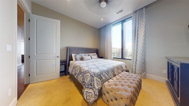 Building Photo - 1409 Post Oak Blvd