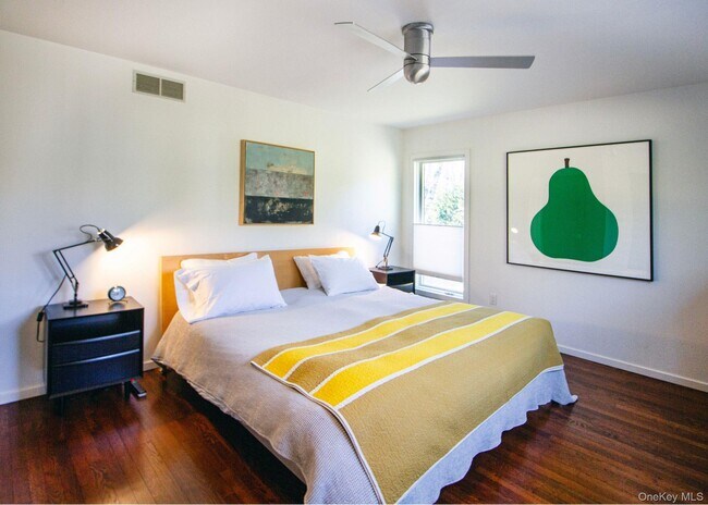 Building Photo - 5 Southwood Ln