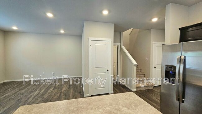 Building Photo - 6540 Yorktown Pl NE