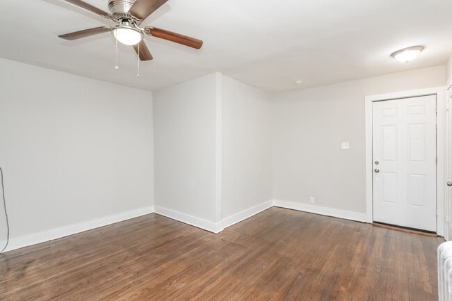 Building Photo - 6949 S Paxton Ave