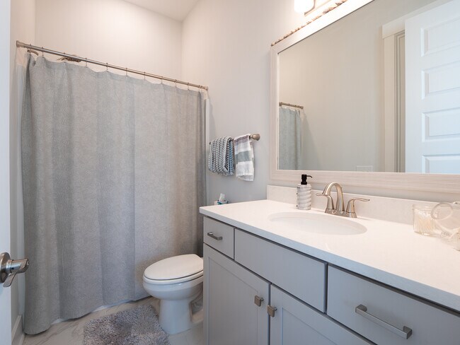 Hall and 2nd bedroom bath - 3498 Habenaria Rd