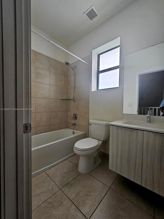 Building Photo - 15839 NW 91st Ct