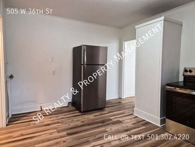 Building Photo - 505 W 36th St