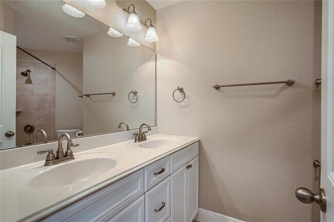 Building Photo - 912 Tabernash