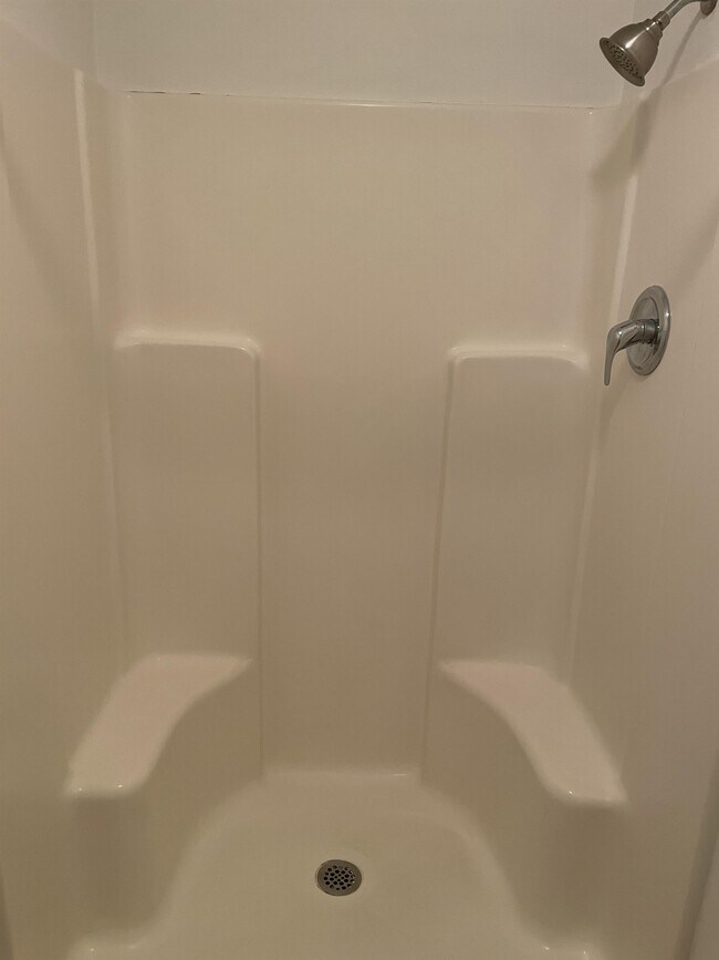 Building Photo - 146 Harvest Dr