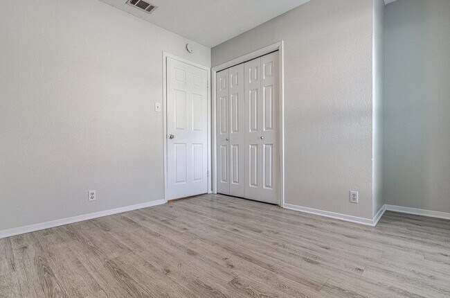 Building Photo - 12302 Deer Falls Dr