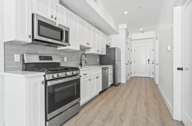 Primary Photo - 1137 Washington St