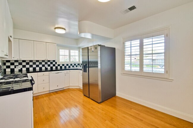 Building Photo - Wow! What a Great Home! Available Soon!