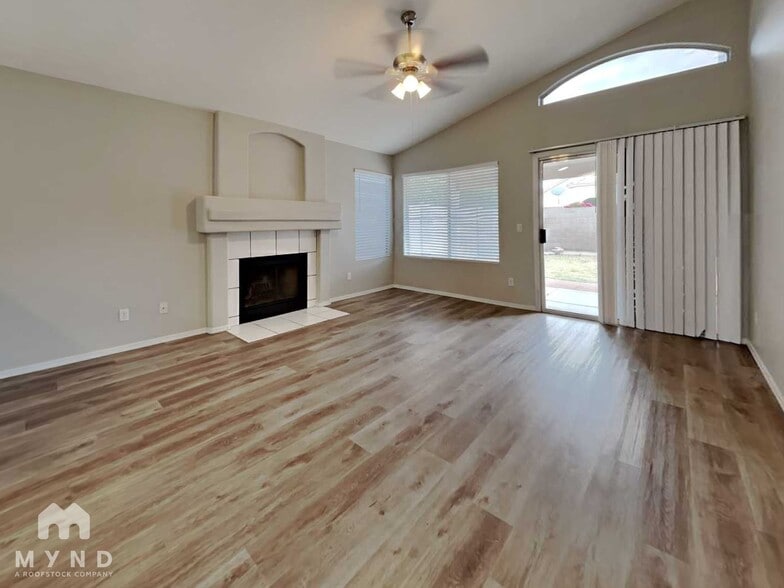 Building Photo - 1045 W Todd Dr