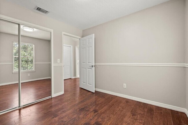 Building Photo - 1509 Red Oak Ct