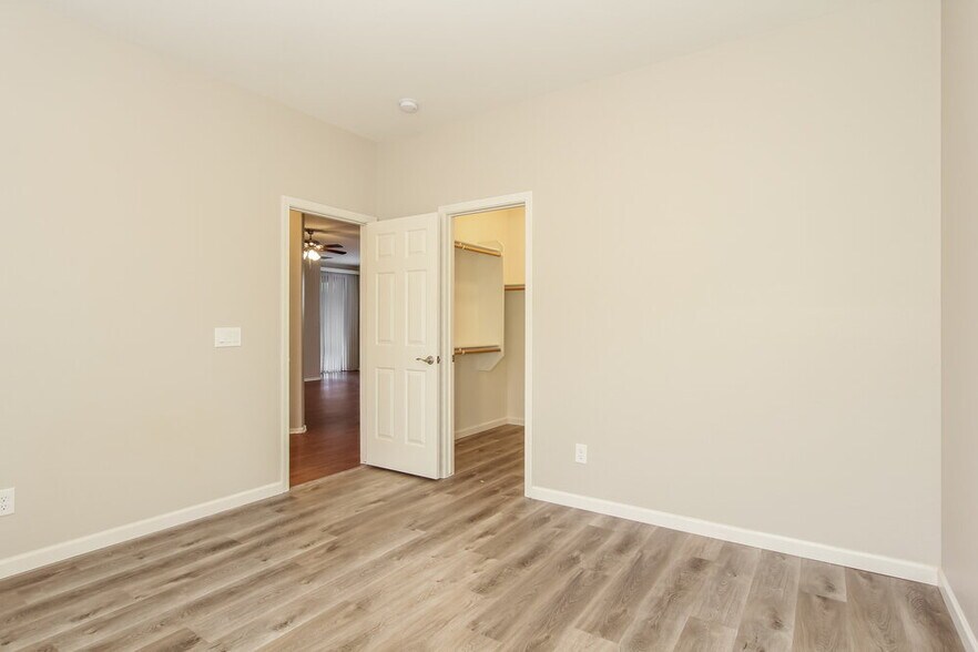 Building Photo - 42941 N Challenger Trail
