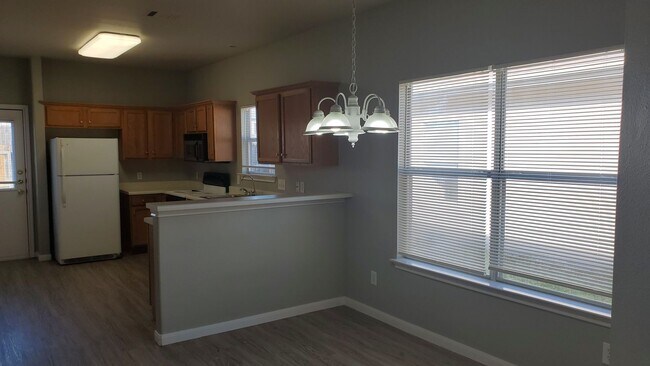 Building Photo - 133.135 Marvin Cove