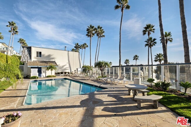 Building Photo - 11874 S Beach Club Way