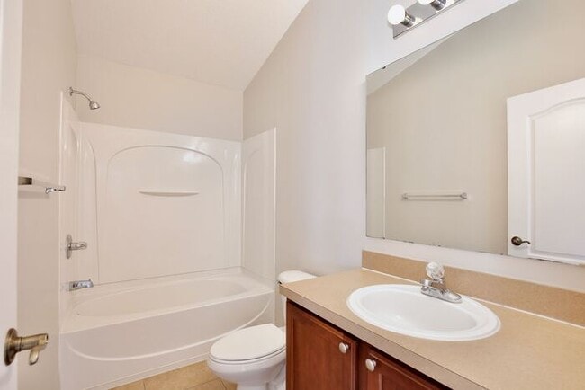 Building Photo - Spacious 2/2 Condo with 1 Car Garage in East Park - Lake Nona!