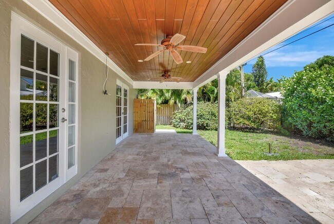 Building Photo - 4610 Pine Tree Dr