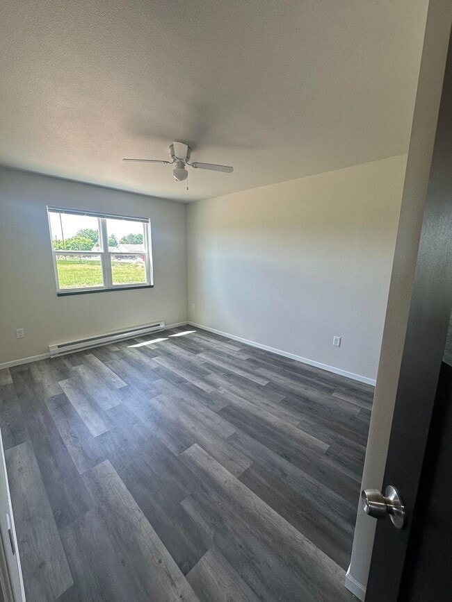 Building Photo - 3 Bedroom Duplex