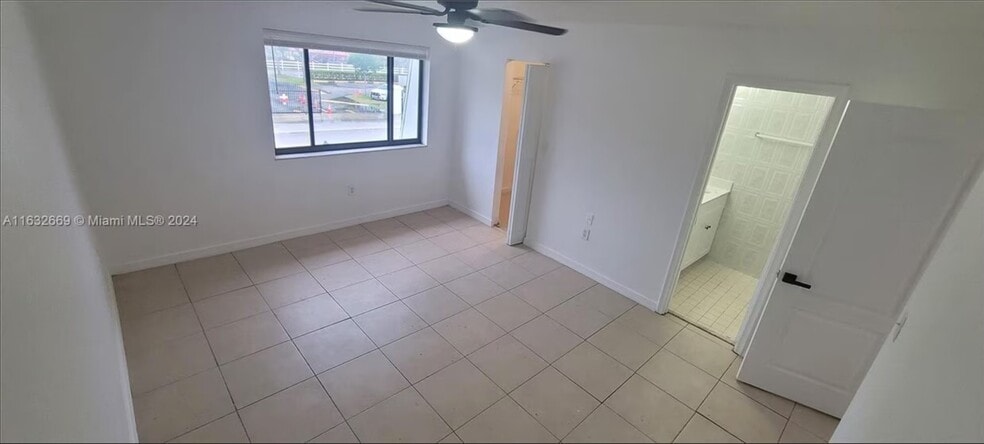 Building Photo - 319 NW 109th Ave