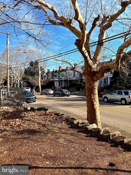 Building Photo - 5118 Oakland St