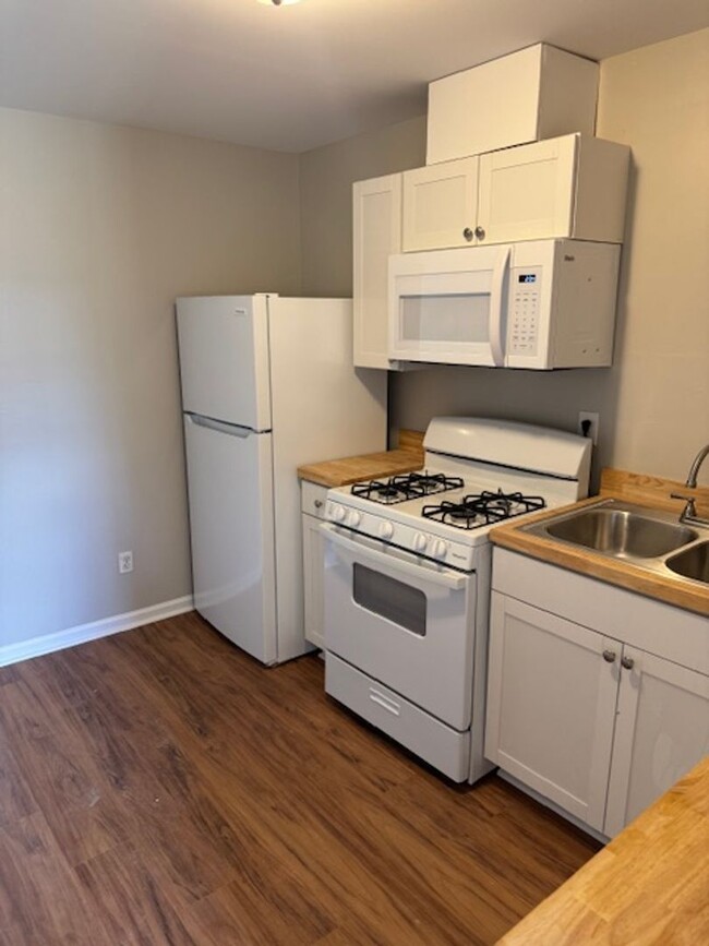 Building Photo - Completely Remodeled unit in North Augusta