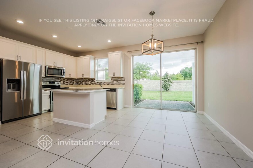 Building Photo - 4265 Gumbo Limbo Dr