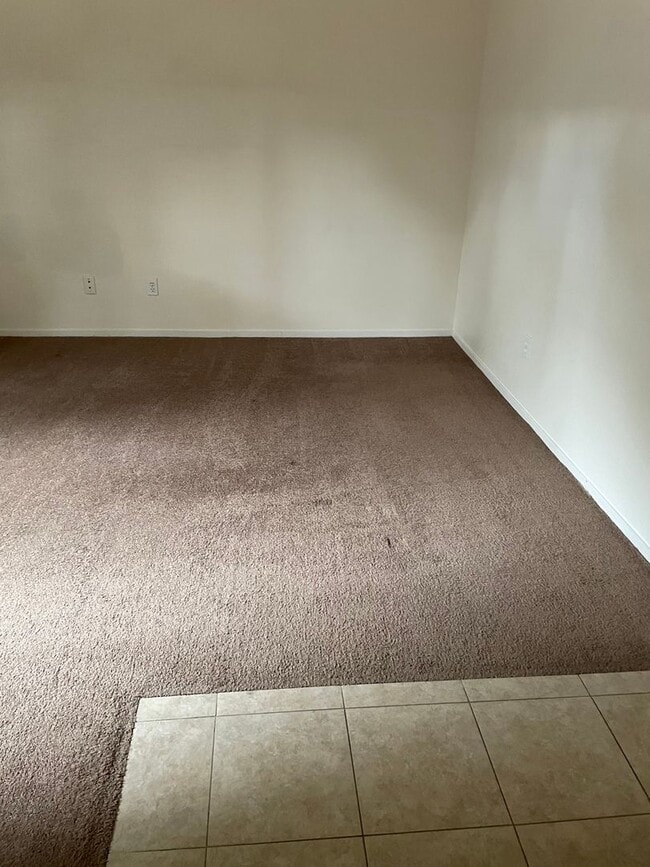 Building Photo - 3 BEDROOM SINGLE STORY HOUSE IN A CUL DE SAC