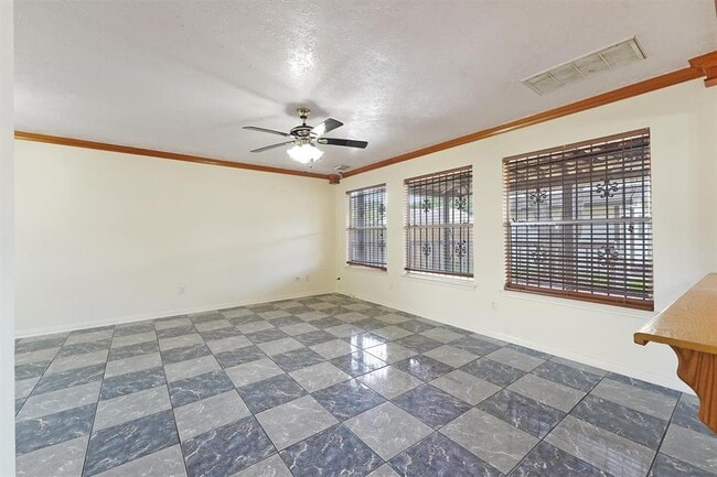 Building Photo - 16131 Canaridge Dr