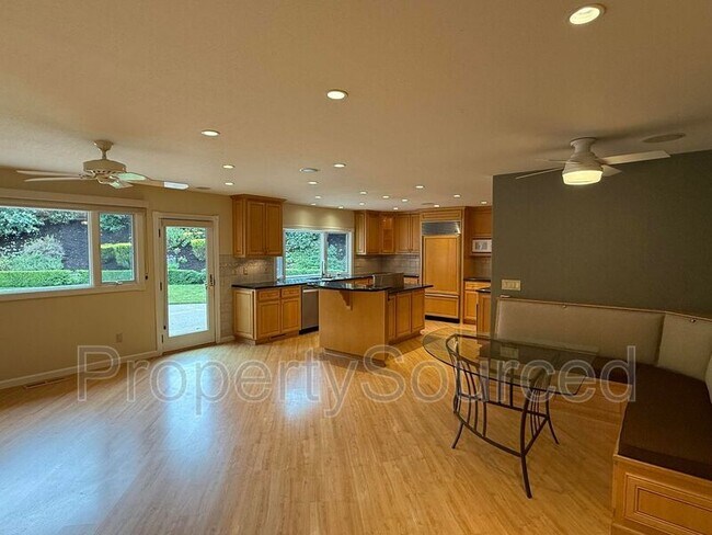 Building Photo - 1550 Naples Ct