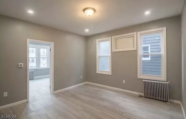 Building Photo - 127 Brookwood St
