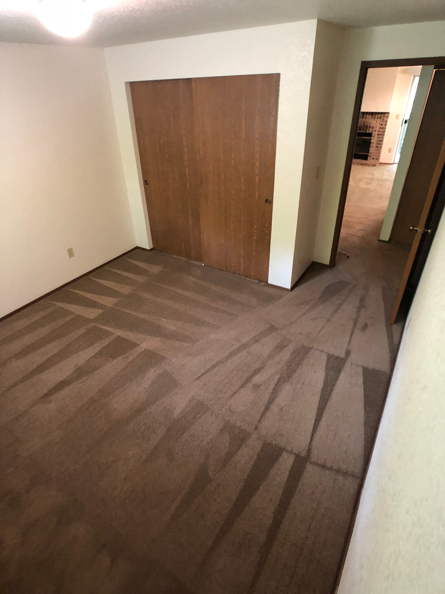 Building Photo - 5513 Cirque Dr W
