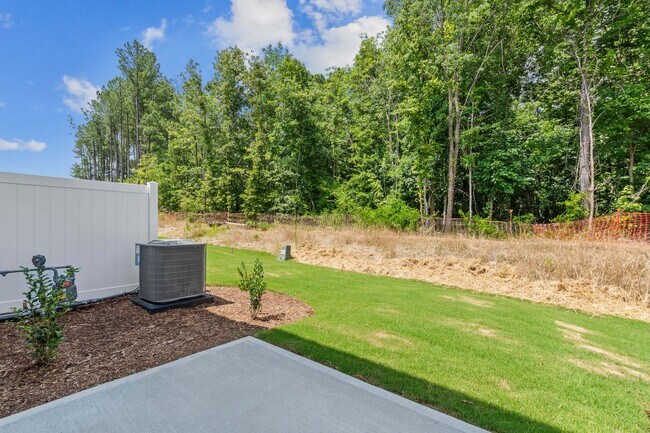 Building Photo - Modern 3-Bedroom Townhome Near Downtown Du...