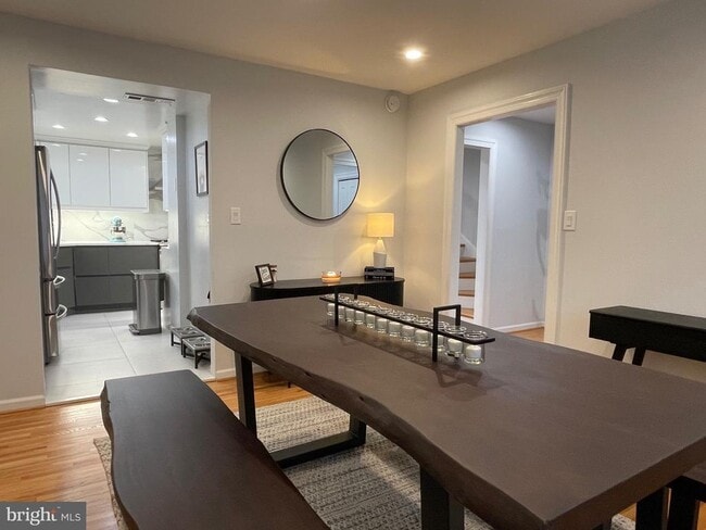 Building Photo - 519 G St SW