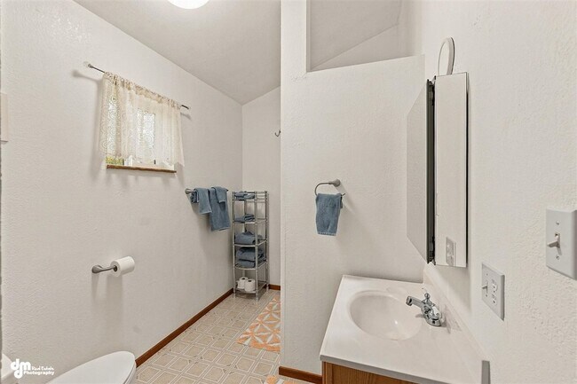 Building Photo - 6830 E Toller Ct